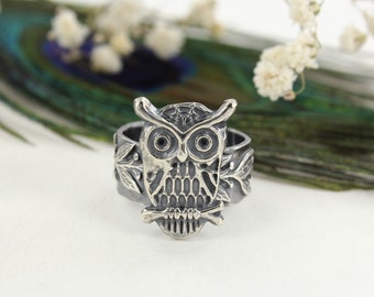 Everyday wear ring with wolf or raven or owl make your choice - Handmade B0237