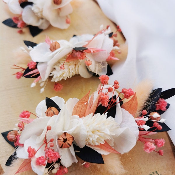 Pinces cheveux fleuries "Mila" hortensias blanc,  fleurs séchées et stabilisées corail, orange clair