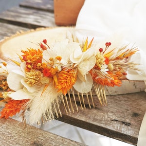 &quot;Aylin&quot; floral comb, dried and stabilized flowers, autumnal tones, orange, rust, ivory