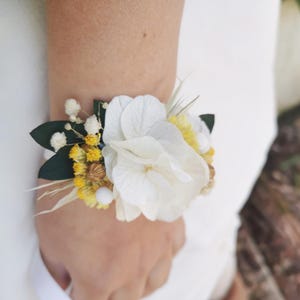 &quot;Ilona&quot; bridesmaid bracelet, dried and stabilized flowers, white, yellow, mustard and foliage