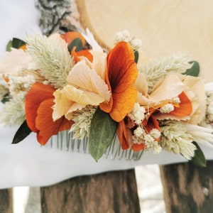 Flower comb "Olivia" dried and preserved flowers, olive tree, peach and orange hydrangea, gypsophila, oats and phalaris