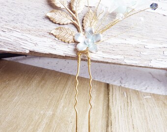 Bridal flowers, pearls and amazonite hair