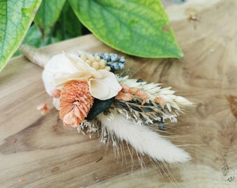 FIN DE COLLECTION Boutonnière fleurie marié fleurs séchées et stabilisées orange, blanc, vert