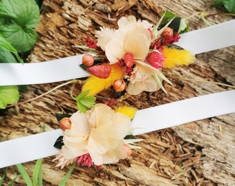 Bracelet demoiselle d'honneur "Maeve"  fleurs séchées et stabilisées framboise orange mango bordeaux saumon et rose pale