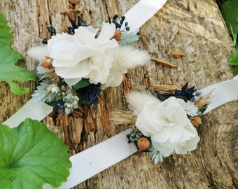 Bracelet demoiselle d'honneur "Cassiopée"  fleurs séchées et stabilisées bleu, gris, blanc