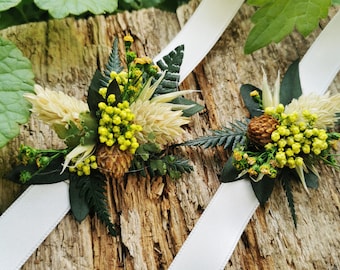 Bracelet demoiselle d'honneur "Jenna"  fleurs séchées et stabilisées vert et marron esprit forêt woodland