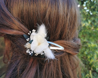 Barrette clic clac "Isidore" hortensias blanc,  fleurs séchées et stabilisées ivoire et eucalyptus