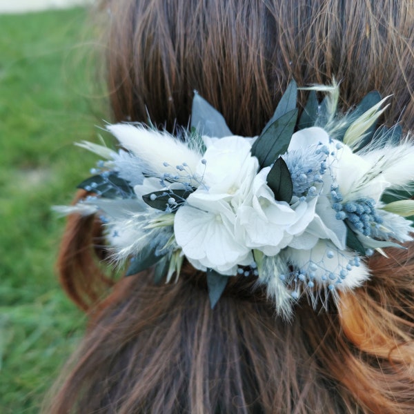 Peigne fleuri "Abigail" fleurs séchées et stabilisées, bleu gris, blanc, dusty blue, vert clair