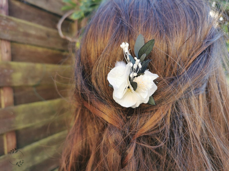 Pic à cheveux / chignon Isidore hortensias blanc, fleurs séchées et stabilisées ivoire et eucalyptus image 1