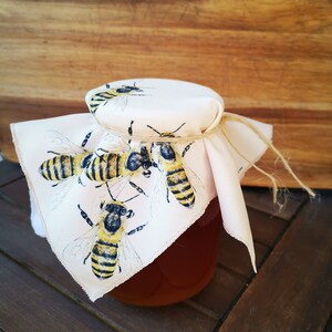 One-Sided Personalized Home Decor Napkins – Bee Print – 21x21 cm