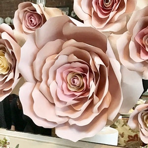 Fiori di carta fatti a mano - Rose di carta - Sfondo floreale - Baby Shower Flower Backdrop - Rose di carta fatte a mano - Decorazioni per feste - Rose nuziali