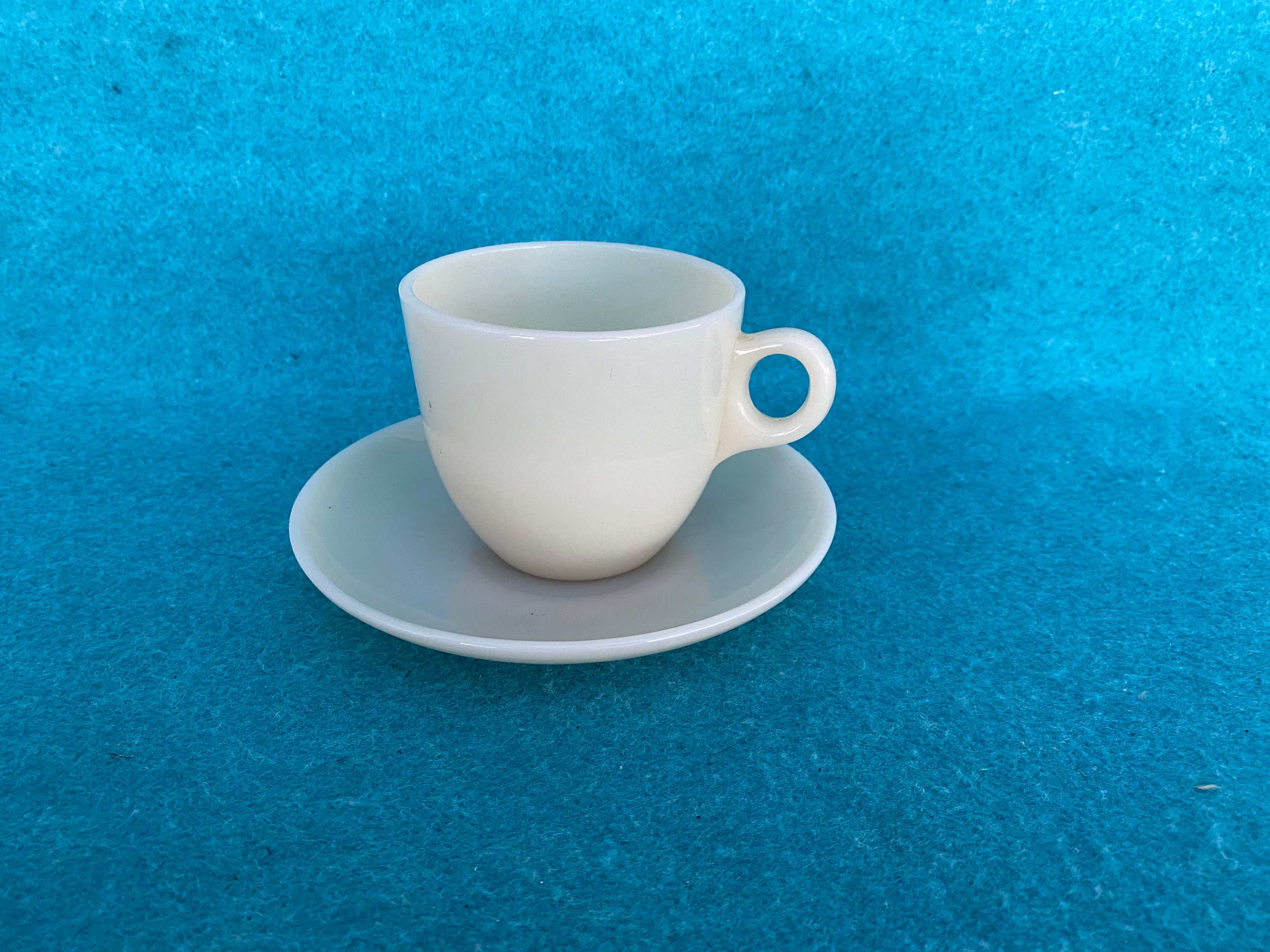 グラス+カップ Fire-King - Fire King IVORY St.Denis Tea Cup 4 FIRE KING JADEITE & IVORY ST. DENIS TEA CUPS & SAUCERS | eBay