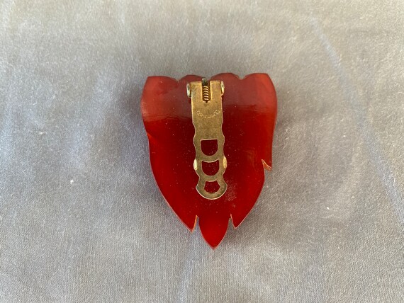 Vintage Red Bakelite Dress Clip With Art Deco Lea… - image 2