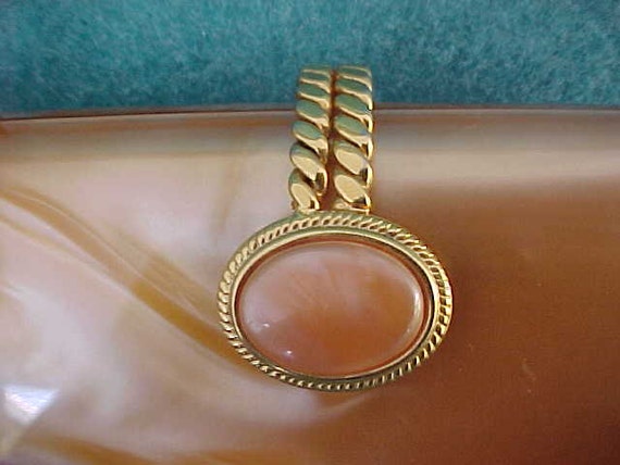 Vintage Gold Lucite Purse With Metal Shoulder Str… - image 4