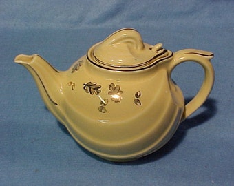 Hall China Parade Tea Pot Canary Gold 6 Cup