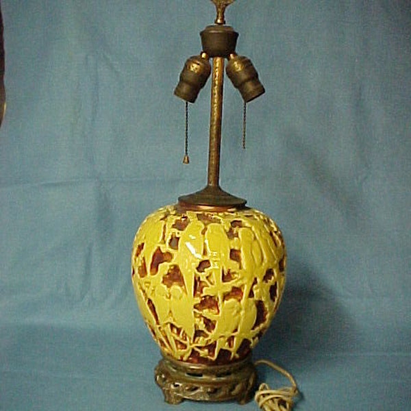 Stangl Muncie Pottery Consolidated Lovebirds Large Lamp Yellow and Maroon Original Finial