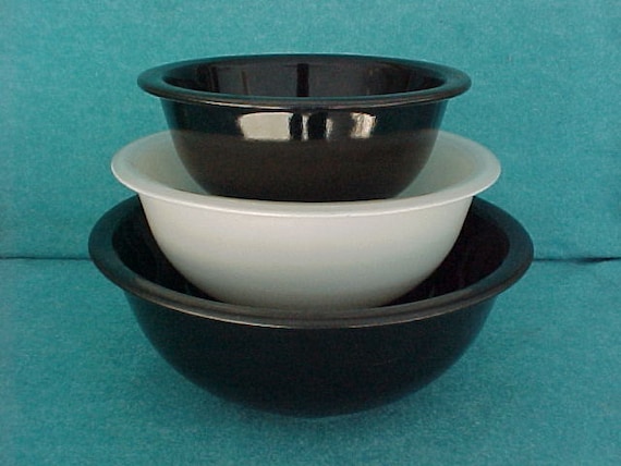 Pyrex Glass Mixing Bowl Set 3 Piece Black and White With Clear 