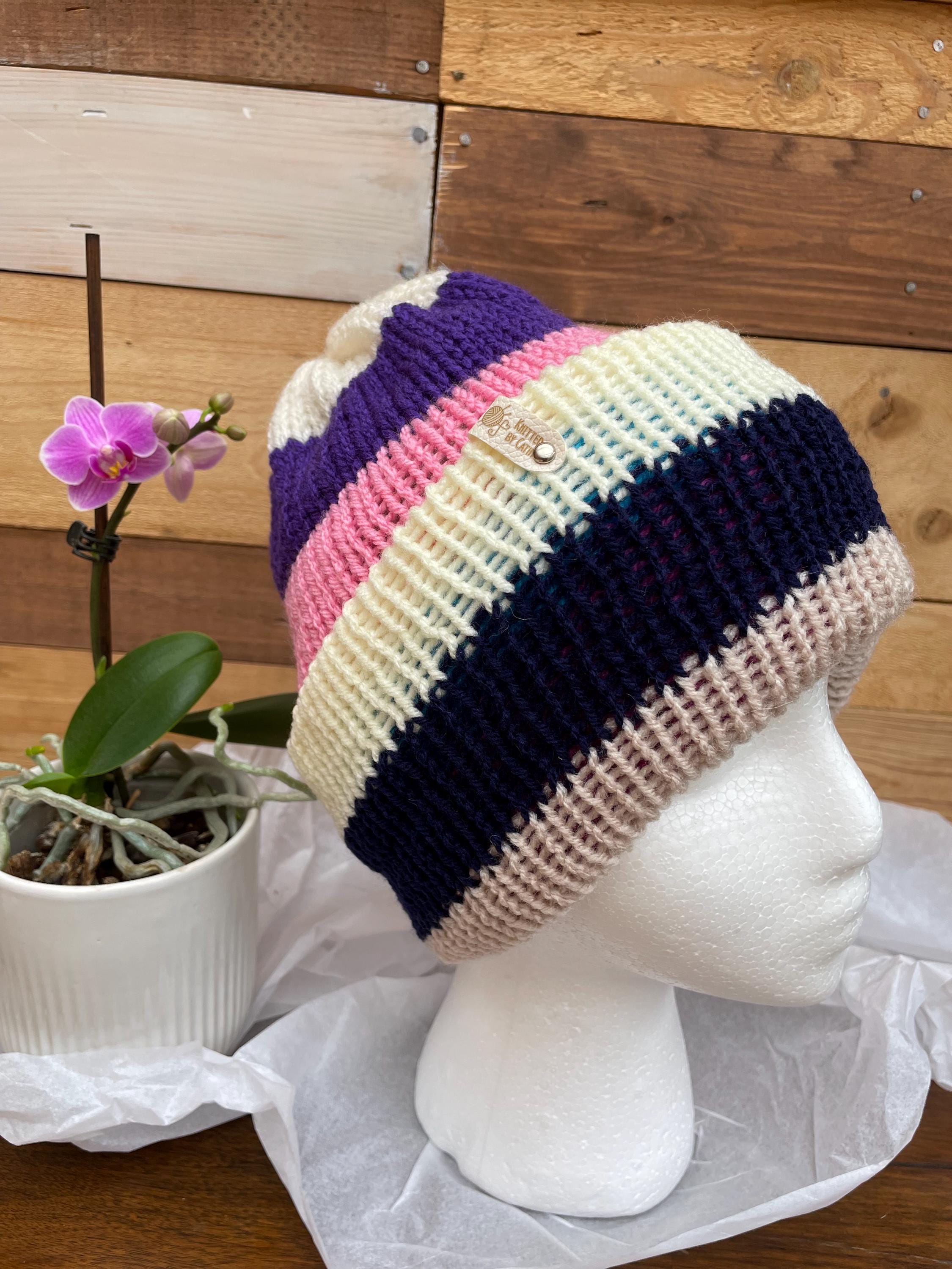 手編みのマルチカラーストライプ帽子：両面アクリルビーニー