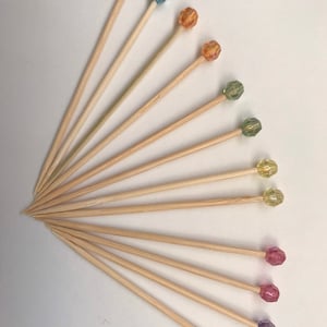 Mini agujas de tejer Haz tu propio suéter de bebé con adornos de agujas para hacer tarjetas de bebé