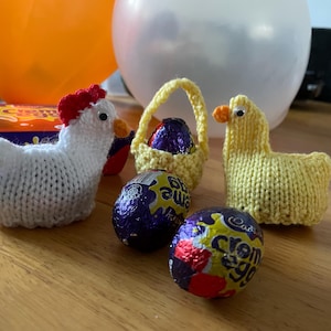 Funda para huevos / Funda para gallina, pato y cesta. Bonito regalo. Disponible en 3 diseños.