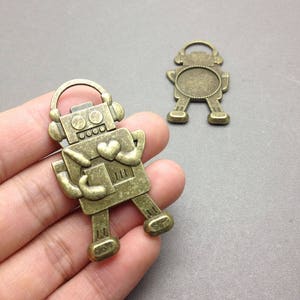 5 pcs of 30x55mm Antique Bronze Lovely Mini Robot Charms Metal Robot Pendant With 20mm Diameter Tray Frame Setting