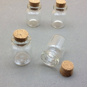 20pcs 20x30mm Empty Glass Vials. Glass Bottles. Mini Glass Bottles. Glass Vials With Cork. Tiny Bottle. Small Glass Jar. Small Cork.
