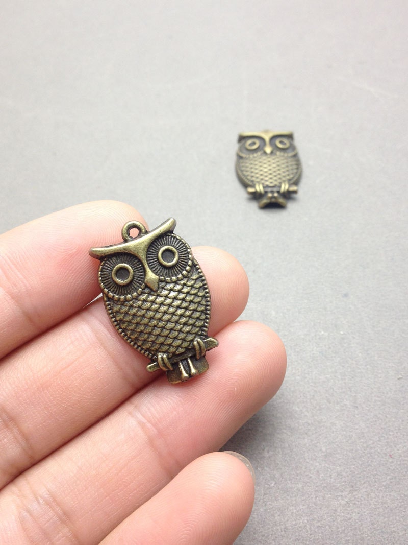 10 pcs of Antique Bronze Lovely Owl Pendants Charms 18mmx28mm