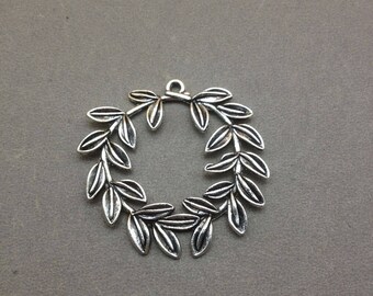 10 pcs of Antique Silver Olive Leaf Wreath Charms Pendants 38x38mm