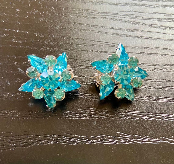 Two Small Blue Rhinestone Pins - image 6