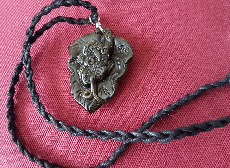 Golden Obsidian Pixiu Leaf necklace