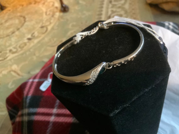 Pretty sterling silver hinged bangle with London … - image 4