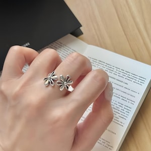 Silver Flower Ring,Statement Silver Ring,Retro Ring,Everyday Ring,925 Sterling Silver Ring,Floral Ring,Ring for Birthday,Unique Flower Ring