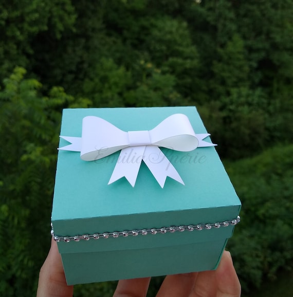 Breakfast at Tiffany party favors- Mint favor boxes with paper bow and diamond ribbon