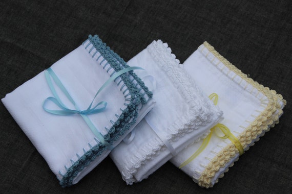 Baby boy Swaddle Blanket , Clean Cloth to Lay Down or to Hold the Baby , European Style  Fralda de Algodão.Handmade Crochet All Around .
