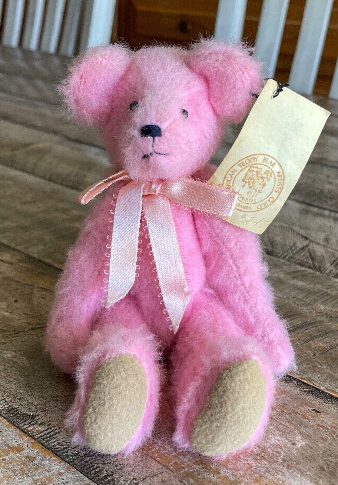 Oso de peluche americano articulado de color rosa hecho a mano