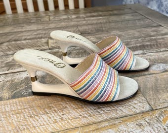 Vintage Onex regenboog sleehak sandalen geweven bandje met uitgesneden hak gemaakt in Italië, maat 6,95