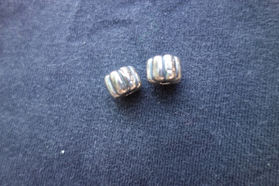 Pandora pair of bubble ribbed clips(retired)silver - image 4