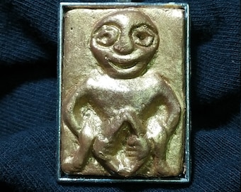 Colgante Sheela Na Gig, 2" x 1" Fertilidad