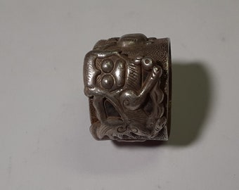 Bague Ethnique Lion Chinois - Acier Argenté Taille 67,5 - Style Unisexe - Neuf Sans Emballage