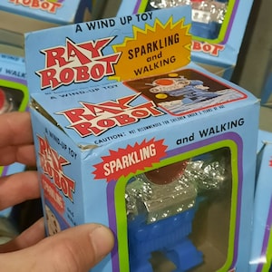 Very Rare Vintage Play Robot Sparks Powerful Sparks, Collectables MUST!