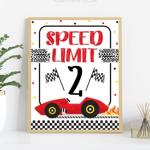 Cartello &quot;Limite di velocità per auto da corsa 2&quot;, cartello stampabile per festa di compleanno di 2 anni, cartello &quot;Due veloci per compleanno&quot;, cartello &quot;Due curiosi per limite di velocità&quot;, cartello di benvenuto