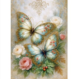 Könnte beinhalten: Dekorative Kunst mit zwei Schmetterlingen mit hellblauen und cremefarbenen Flügeln, verziert mit floralen Details und goldenen Akzenten. Die Schmetterlinge sind von rosa und weißen Rosen und grünem Laub umgeben, vor einem Hintergrund im Vintage-Stil.