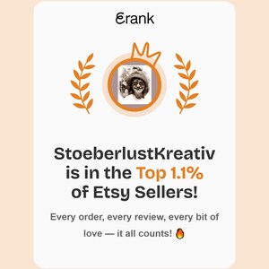 Puede incluir: Gr&aacute;fico de color melocot&oacute;n claro con el texto "Erank" en la parte superior. La imagen presenta un retrato circular con una corona, rodeado de ramas de laurel. Tambi&eacute;n se incluye el texto "StoeberlustKreativ is in the Top 1.1% of Etsy Sellers!".