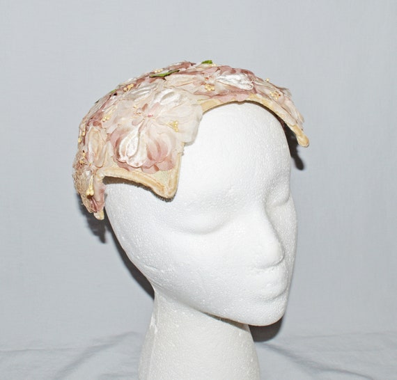 Vintage Hat - 1950s Juliet Cap, Pink and White Si… - image 1