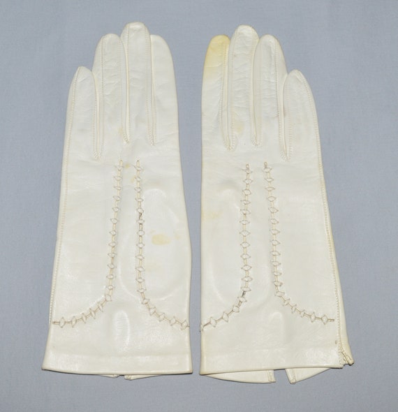 Vintage Ladies' Gloves - White Kid Leather, Decor… - image 2