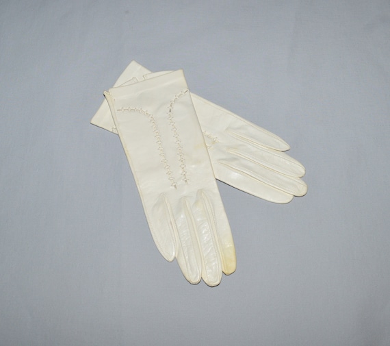 Vintage Ladies' Gloves - White Kid Leather, Decor… - image 1