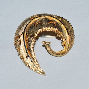 Vintage Brooch - BSK, 1960s, Curled Leaf in Gold Tone Metal