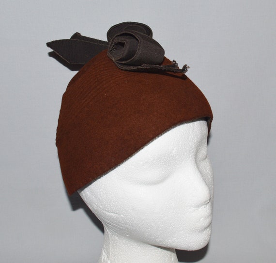 Vintage Ladies' Hat - 1950s Cloche, Deep Brown/Ru… - image 2