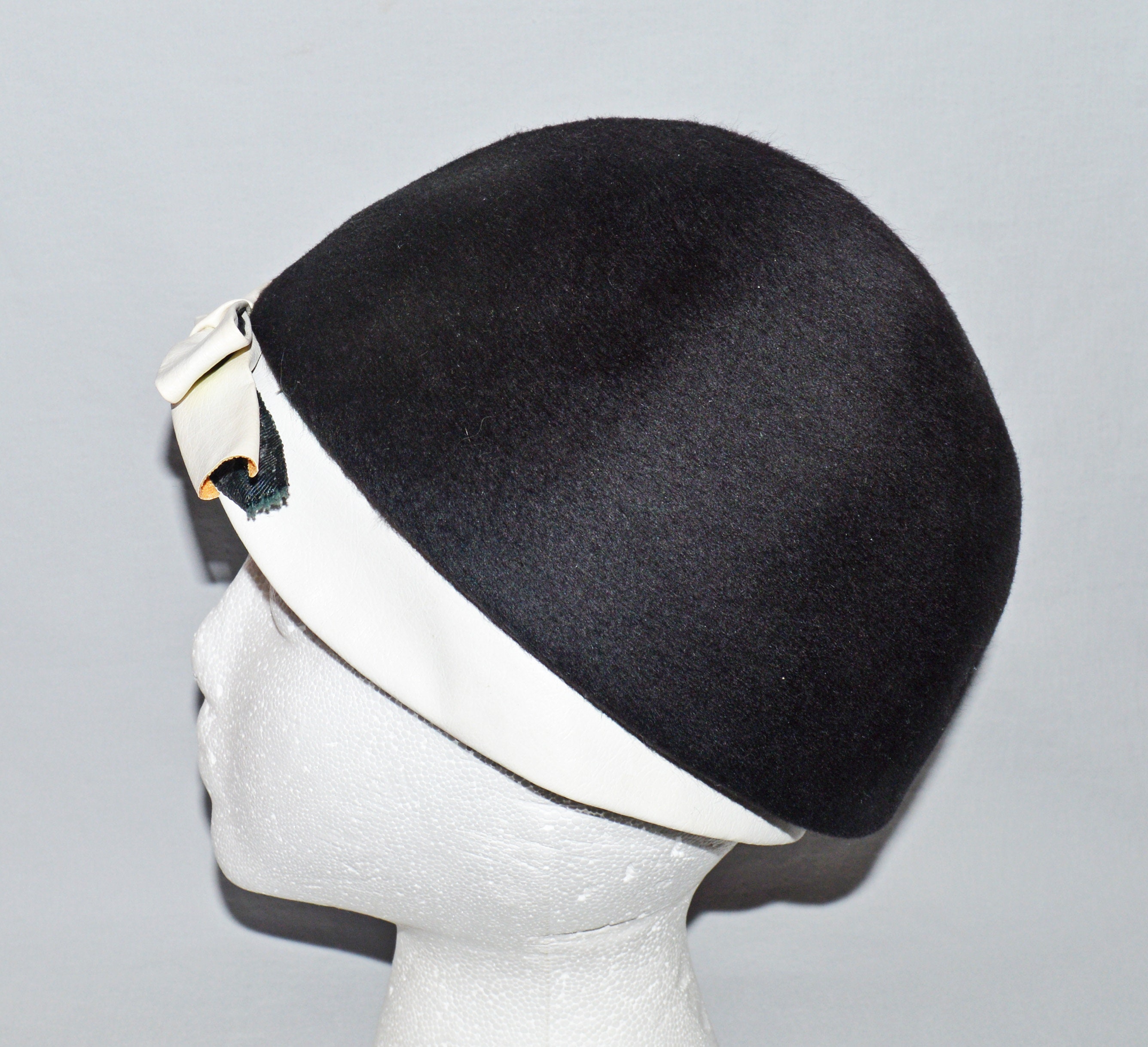 Vintage Hat - Lily Dache Debs, 1960s, Black Wool Bubble  display picture 2
