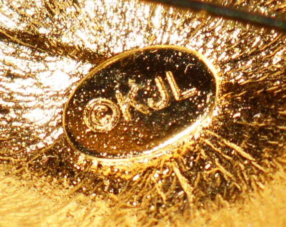 Vintage Brooch - Kenneth Jay Lane Shell Brooch, G… - image 7